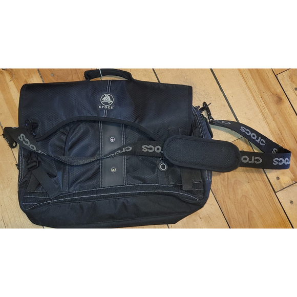 Crocs Extra Large Messenger Bag, Black with multi-color lining/loaded w/pockets - Picture 1 of 16